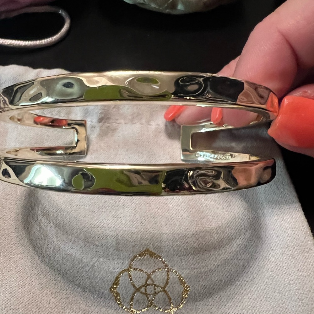 Kendra Scott beautiful gold hammered cuff bracelet
